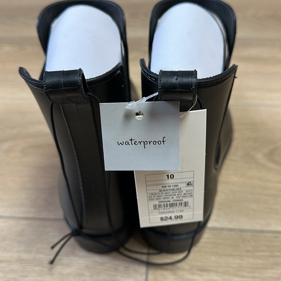 NWT A New Day Chelsea Black Rain Boots, Size 10 - Picture 3 of 3